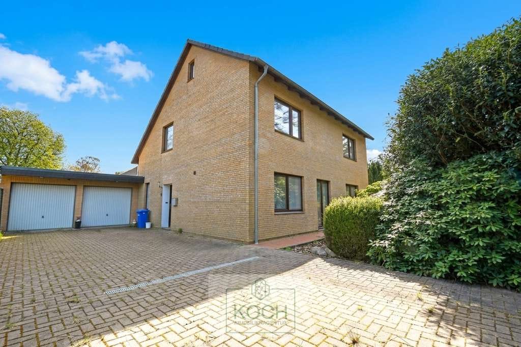 Immobilie in Loxstedt - Großes 1-2 Familienhaus mit großem Grundstück in Loxstedt-Hahnenknoop - Bild 0