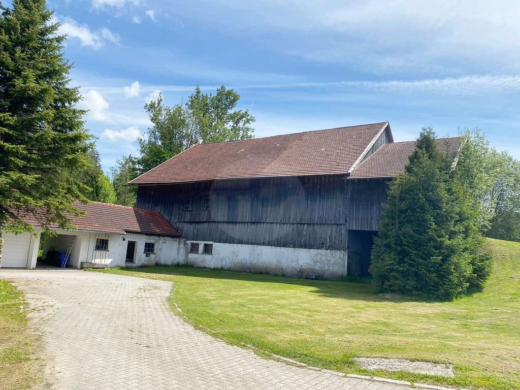 Immobilie in Jandelsbrunn - DREISEIT-MÜHLENHOFSTELLE 
MIT HOLZBLOCKBAUERNHAUS UND 
E-WASSERKRAFTWERK MIT BACHLAUF
 - Bild 4