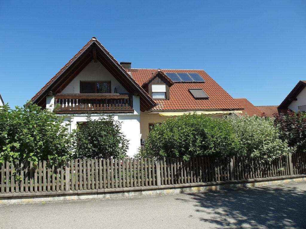 Immobilie in Ried - Großzügiges und gepflegtes  7-Zimmer Haus in Ried OT Baindlkirch mit Wohlfühlcharakter  - Bild 1