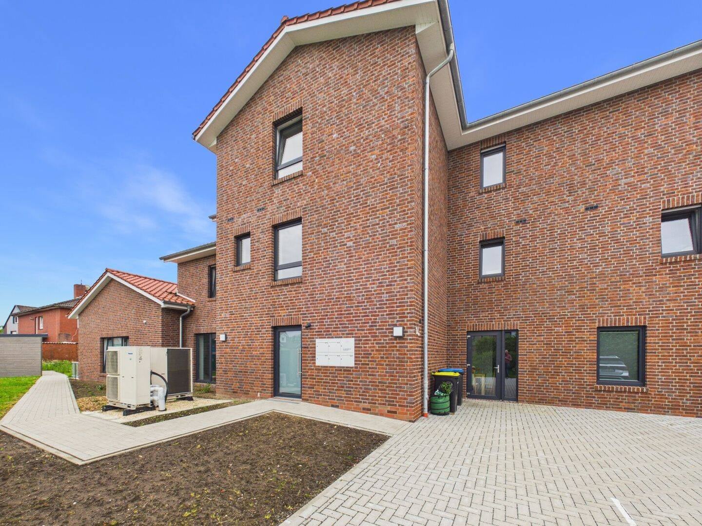 Immobilie in Niederlangen - Exklusive, barrierefreie Neubau-OG Wohnung mit PKW Stellplatz und Balkon zum Bestpreis - Bild 2