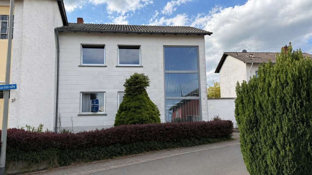 Immobilie in Kleinblittersdorf - Einfamilienhaus in Kleinblittersdorf-Sitterswald in ruhiger Lage! - Bild 1
