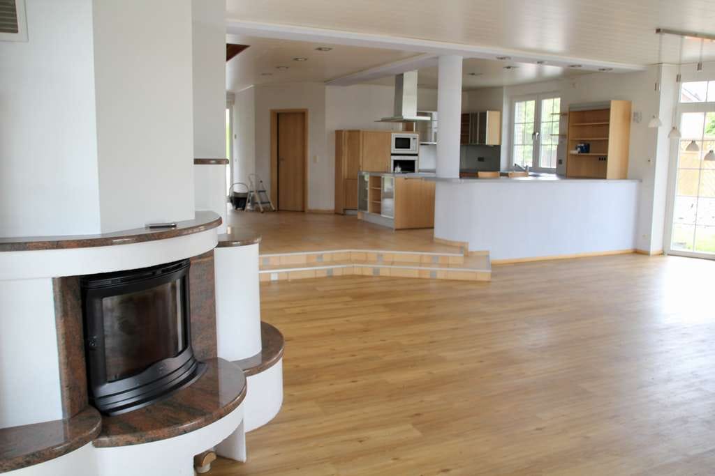 Immobilie in Osloß - Freistehendes Einfamilienhaus mit Sauna, Kamin, viel Platz & unverbautem Blick - Bild 4