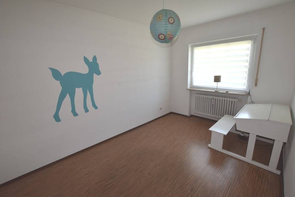 Immobilie in Neuberg - Geräumiges Zweifamilienhaus mit Garten und Garage in ruhiger Lage - Bild 4