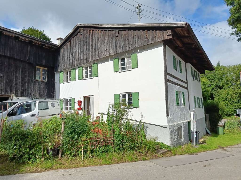 Immobilie in Irsee - Ein Haus mit Charakter: Denkmalgeschütztes Schmuckstück in idyllischer Lage von Irsee - Bild 1
