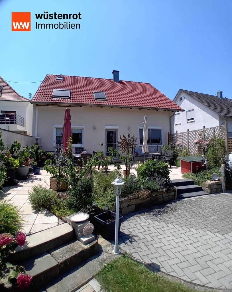 Immobilie in Ehrenkirchen - **Modernes Einfamilienhaus von 2007 in Scherzingen – gepflegt, familienfreundlich, starke Lage** - Bild 0
