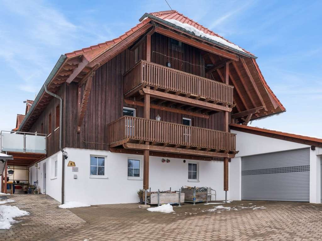 Immobilie in Unterschneidheim - Wohnen und Arbeiten - Exklusives Zweifamilienhaus mit großer Werkstatt und Halle in Unterschneidheim - Bild 2