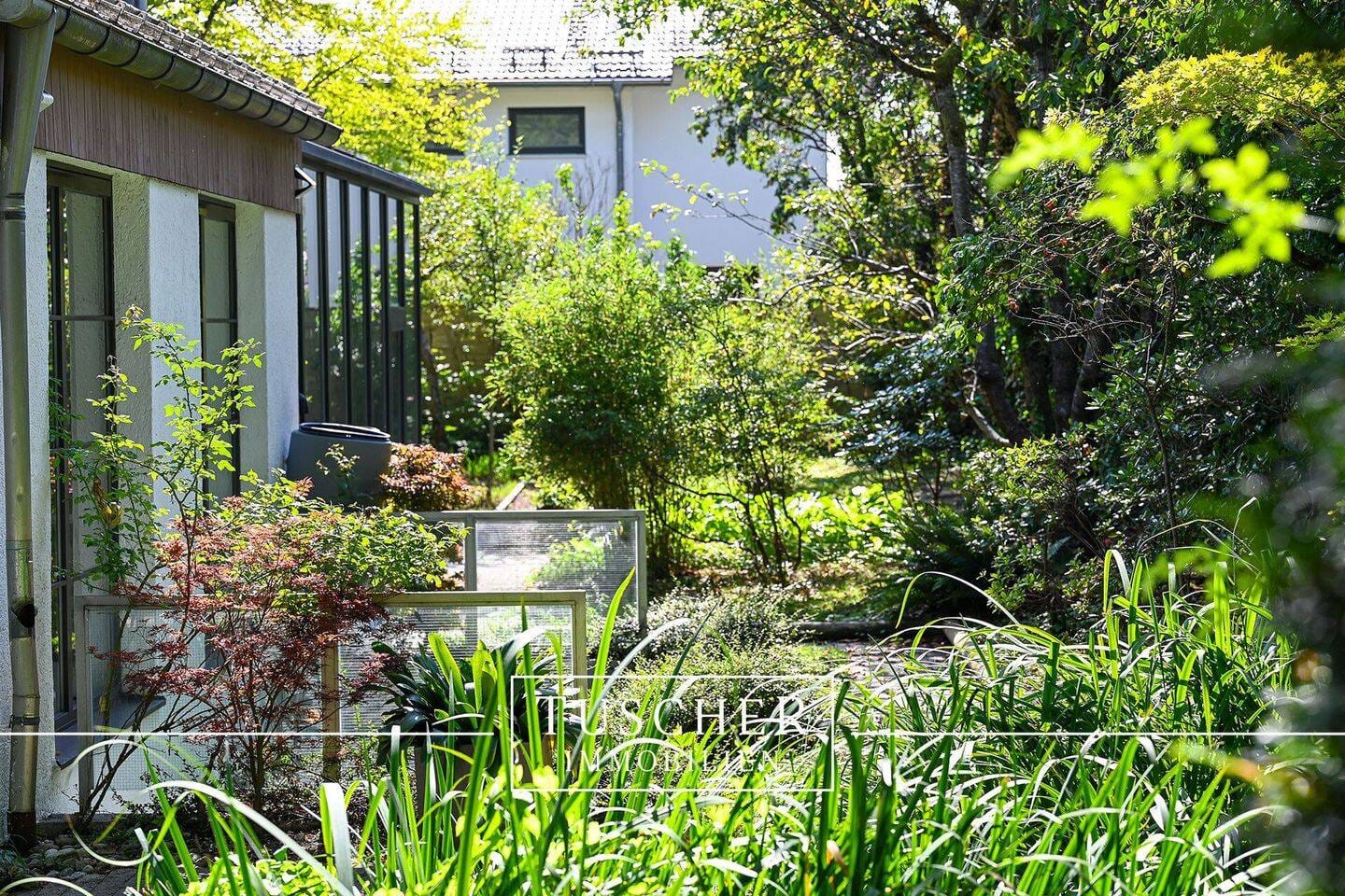 Immobilie in Hohenbrunn - Viel Platz für Familie & Arbeit - Besonderes Anwesen mit traumhafter Gartenidylle! - Bild 0