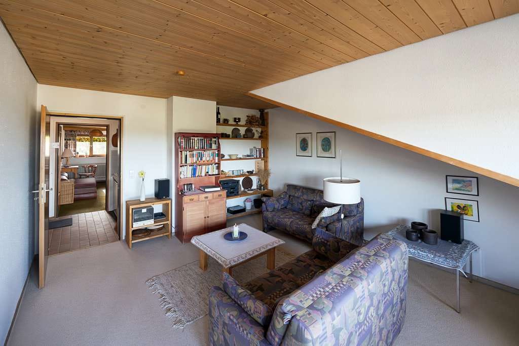 Immobilie in Schönwald im Schwarzwald - Dachgeschosswohnung mit traumhaftem Ausblick - Bild 1