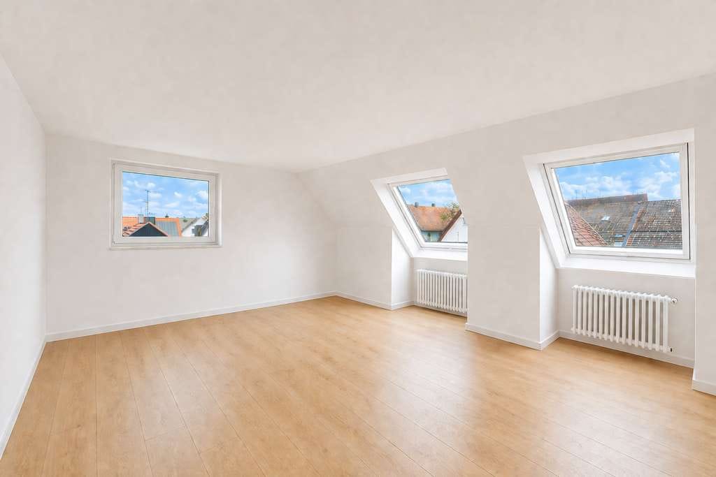Immobilie in Seukendorf - Helle, modernisierte 5-Zi.-Maisonette-Wohnung mit Loggia & Garage in Hiltmannsdorf - Bild 1