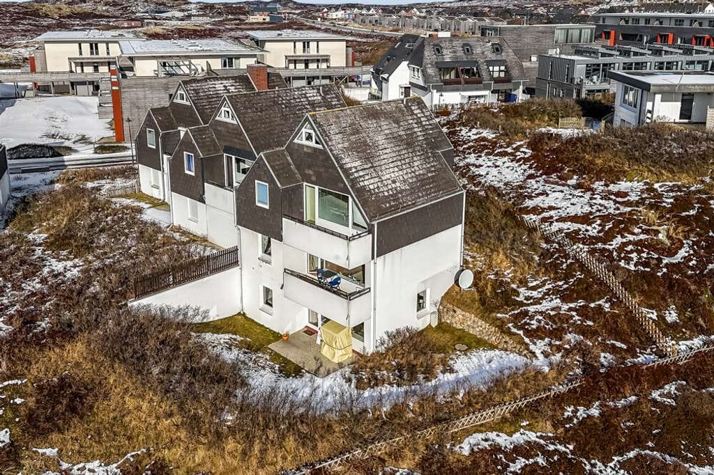 Immobilie in Hörnum (Sylt) - Helle Erdgeschosswohnung direkt am Strand mit Balkon - Bild 1