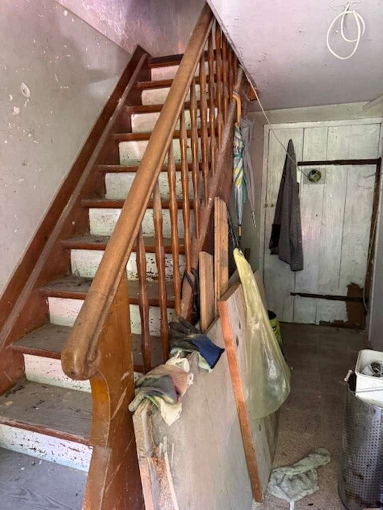 Immobilie in Rottenburg am Neckar - sanierungsbedürftiges Wohnhaus / altes Bauernhaus mit Scheune - Bild 1