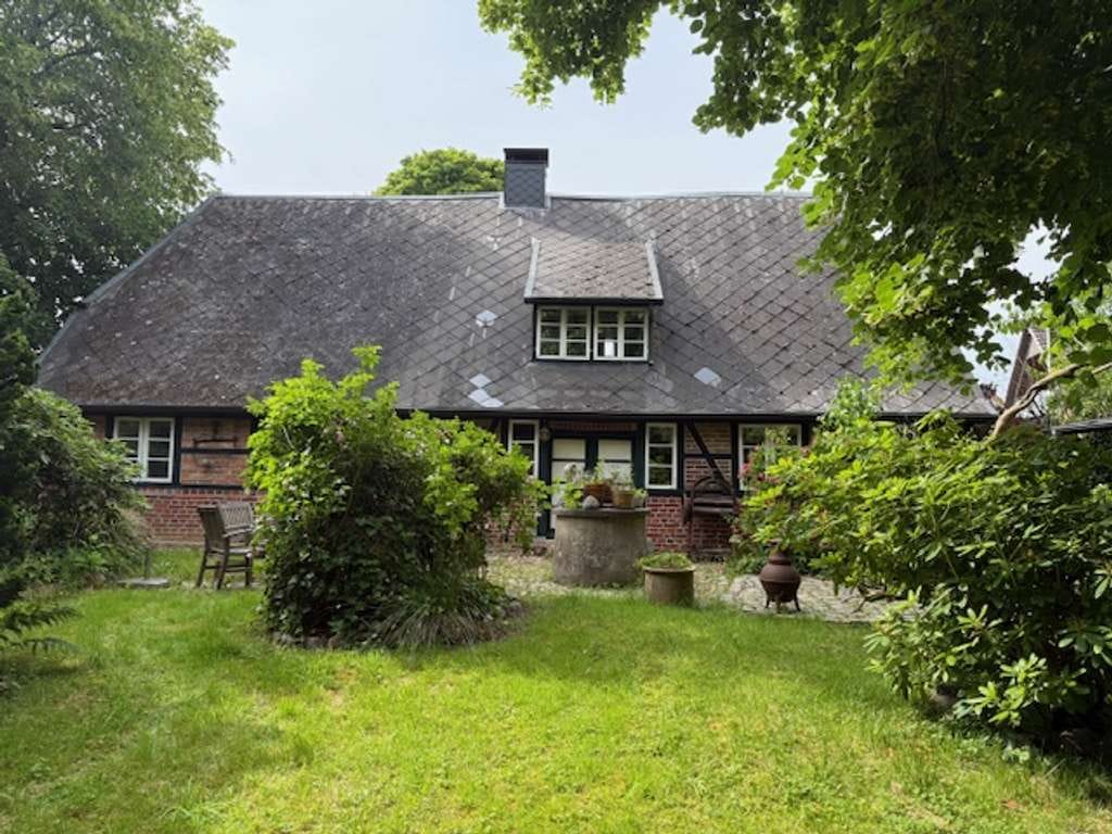 Immobilie in Elmenhorst - 1.232 m² Grdstck. * liebevoll restaur. Fachwerkhaus * zentral u. dennoch idyllischer Garten* Carport - Bild 3