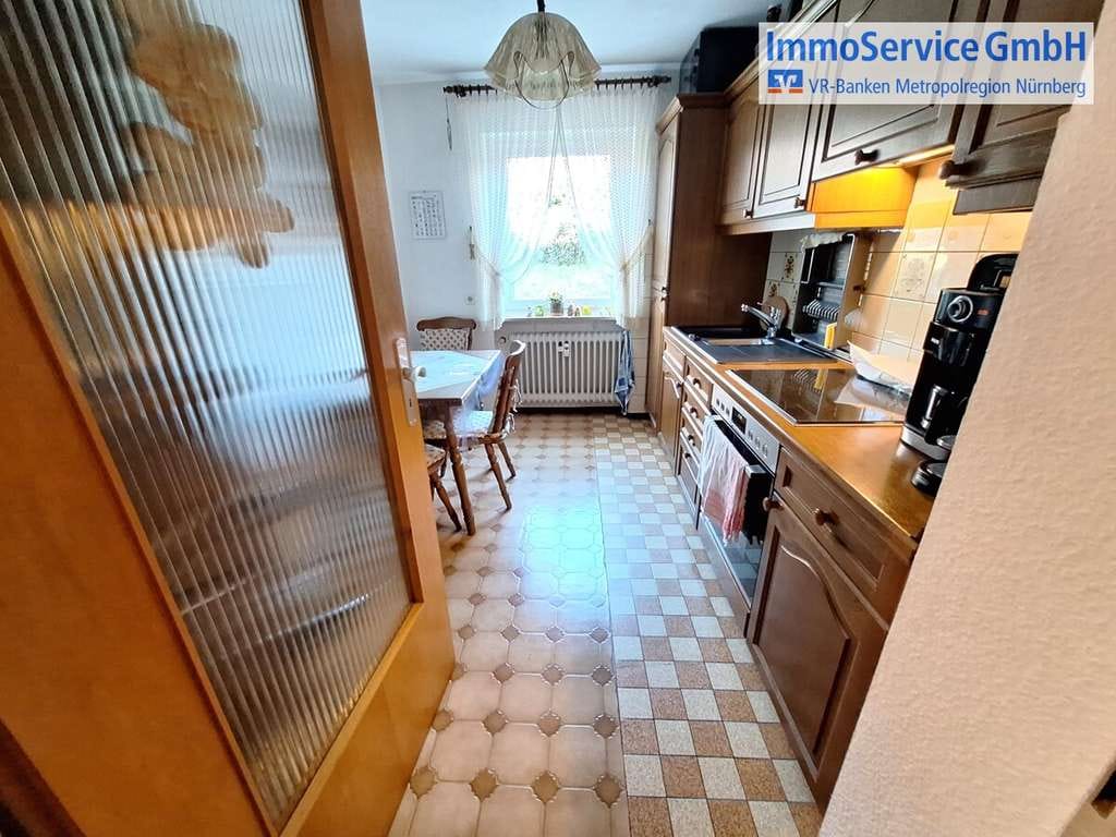 Immobilie in Heroldsberg - Attraktives Anlageobjekt!
Mehrfamilienhaus mit 4 Wohnungen und Garagen - Bild 4