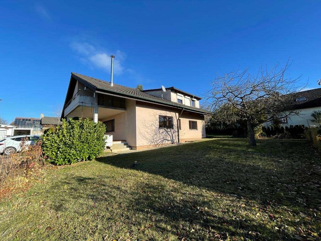 Immobilie in Lonsee - Geräumiges Zweifamilienhaus in ruhiger Wohnlage - Bild 1