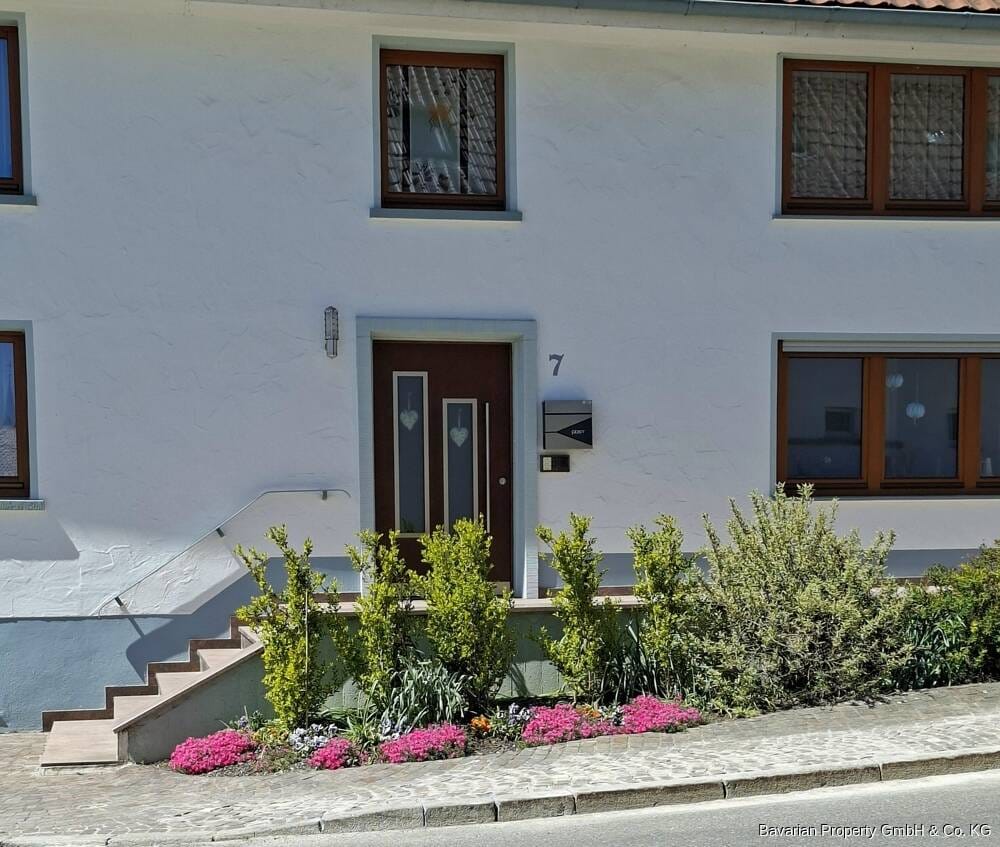Immobilie in Leibertingen - Großzügige Hofstelle mit Nebengebäuden & optionaler Zusatzfläche - Bild 2