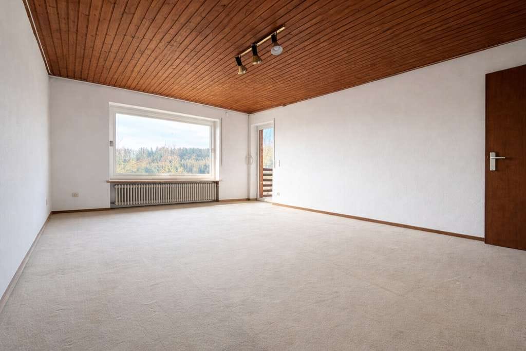 Immobilie in Stamsried - Charmantes Zweifamilienhaus mit Potenzial in naturnaher Umgebung - Bild 2