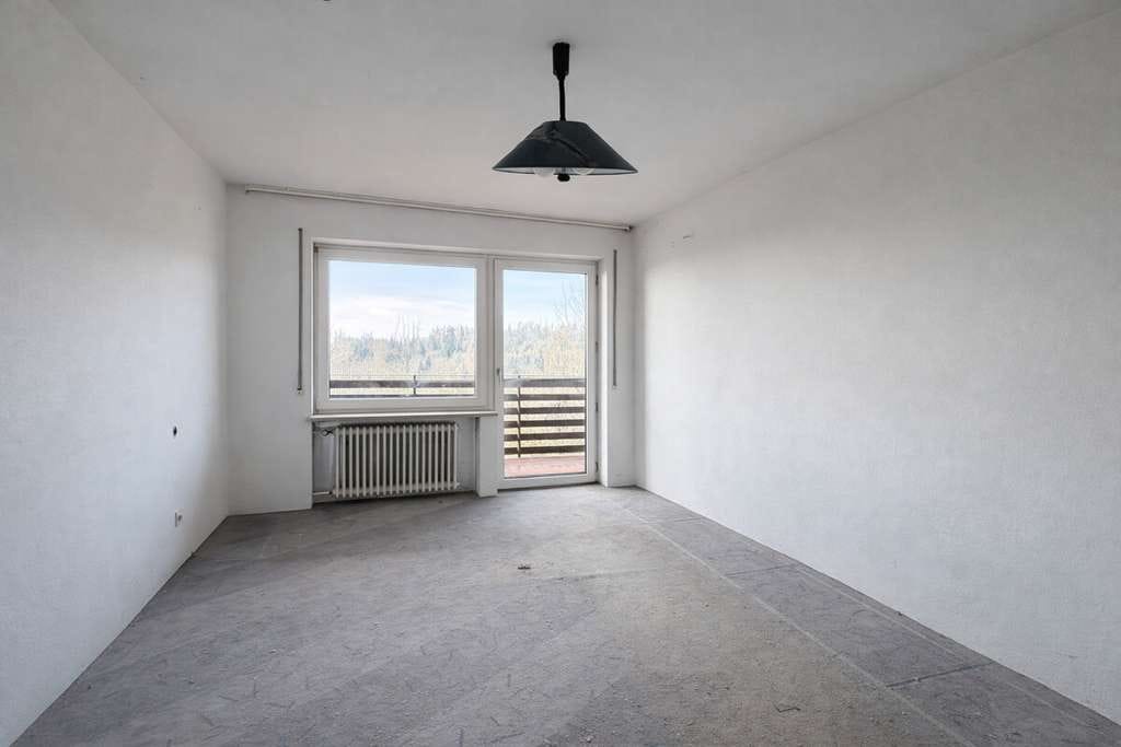 Immobilie in Stamsried - Charmantes Zweifamilienhaus mit Potenzial in naturnaher Umgebung - Bild 4