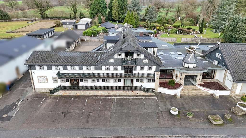 Immobilie in Sievershütten - Traumhaftes Anwesen mit Pferdestallungen, Gewebeflächen und 2 Wohneinheiten in Sievershütten - Bild 1