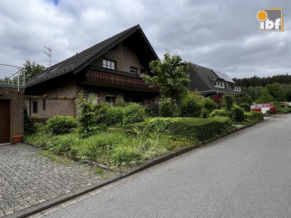 Immobilie in Roetgen - +++ IBF Immo +++ Freistehendes geräumiges Einfamilienhaus in ruhiger Lage von Roetgen Rott! - Bild 2