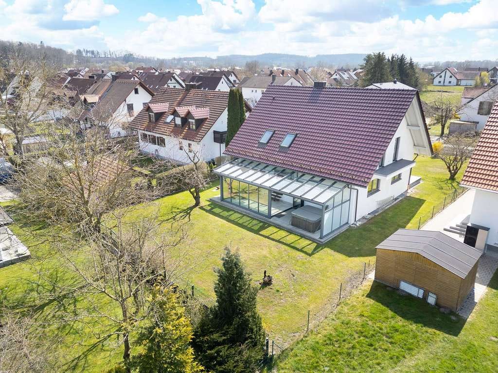 Immobilie in Kranzberg - Wohlfühloase und energetisch top (A+)! Großes Einfamilienhaus auf herrlichem Grundstück - Bild 1