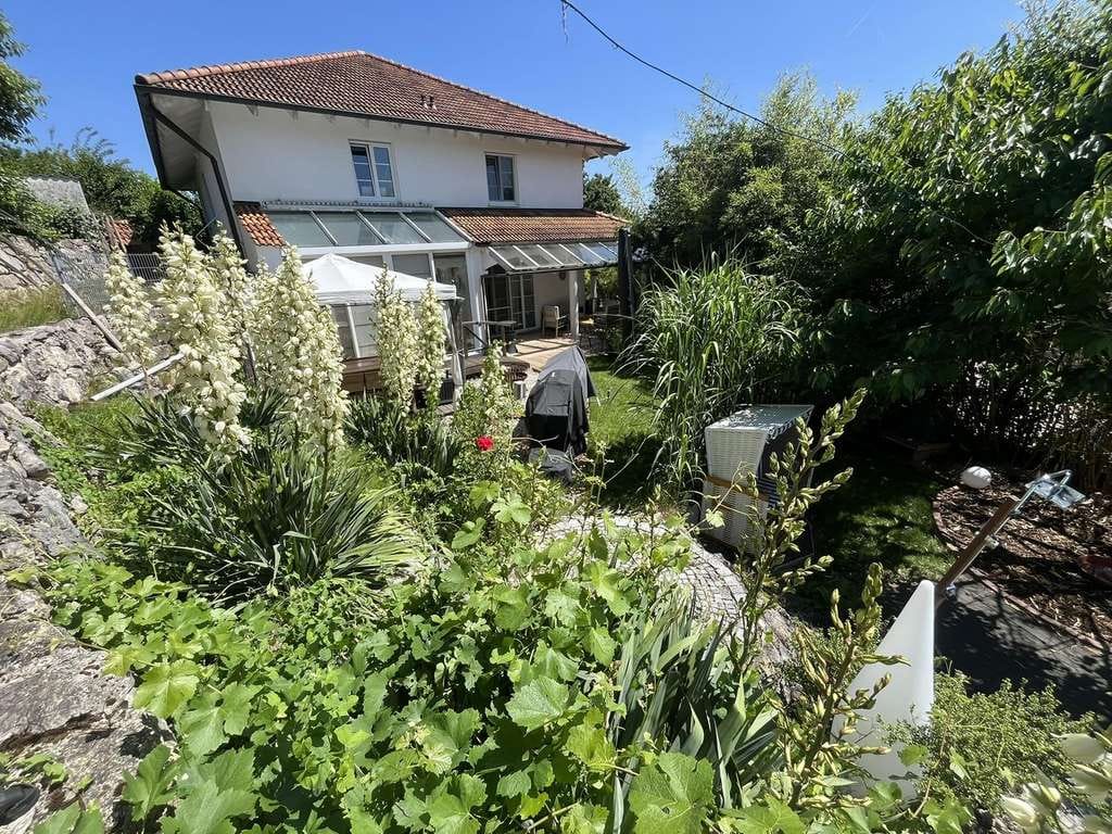 Immobilie in Hettenshausen - Wunderschöne 6,5 Zimmer Villa mit gehobener Innenausstattung - Bild 2