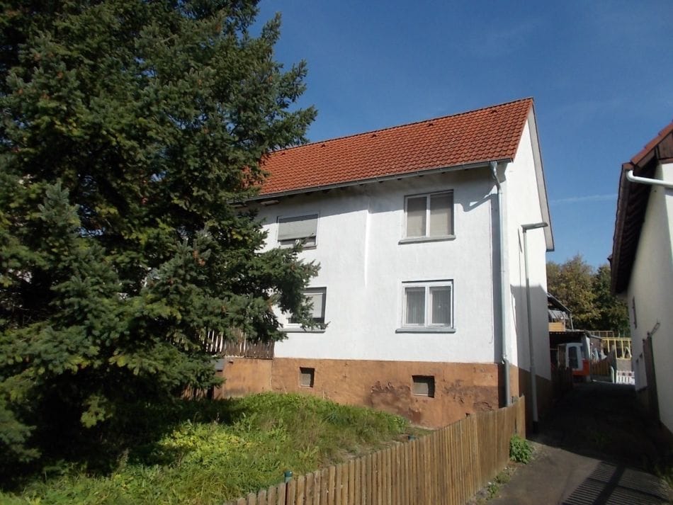 Immobilie in Schotten - Viel Platz in Haus und Nebengebäude - Wohnhaus in Schotten-Einartshausen - Bild 1