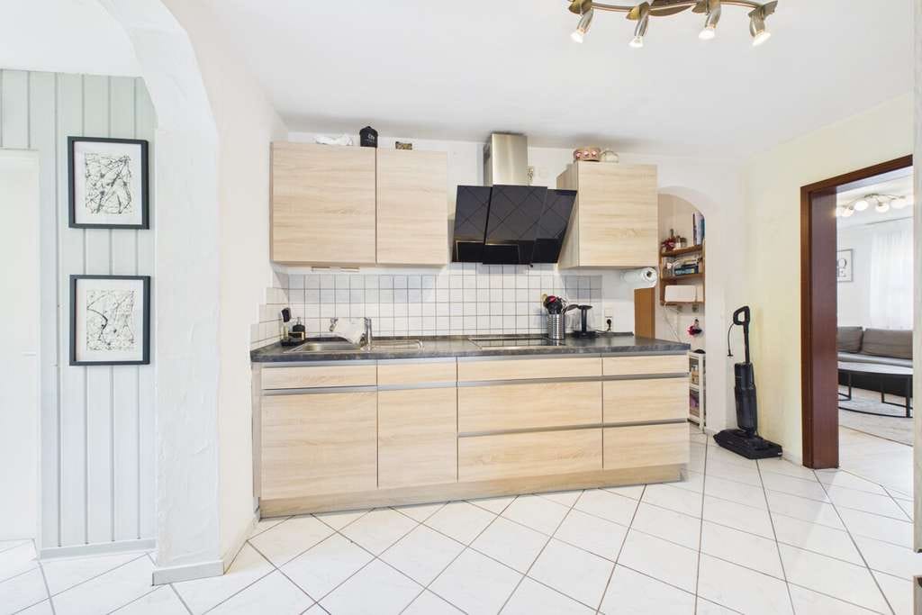 Immobilie in Lauffen am Neckar - Gut geschnittene 3,5-Zimmer-Wohnung mit Tageslichtbad & viel Stauraum in Lauffen am Neckar - Bild 2