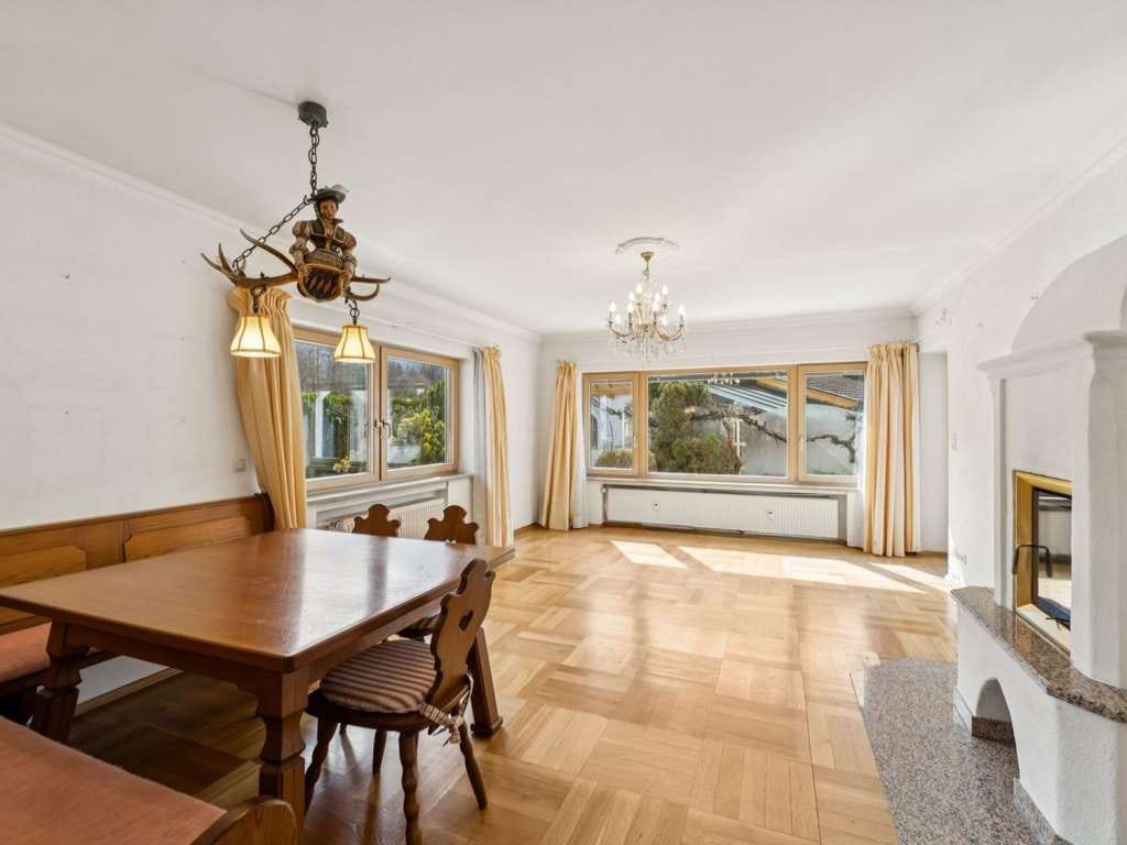 Immobilie in Grainau - Grainau: Repräsentatives Landhaus mit großem Garten und separatem Gästehaus - Bild 5