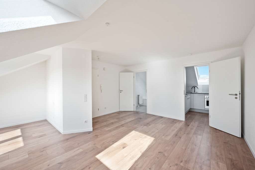Immobilie in Heilbronn - Modernes DG Apartment mit TG Stellplatz in Horkheim - Bild 2