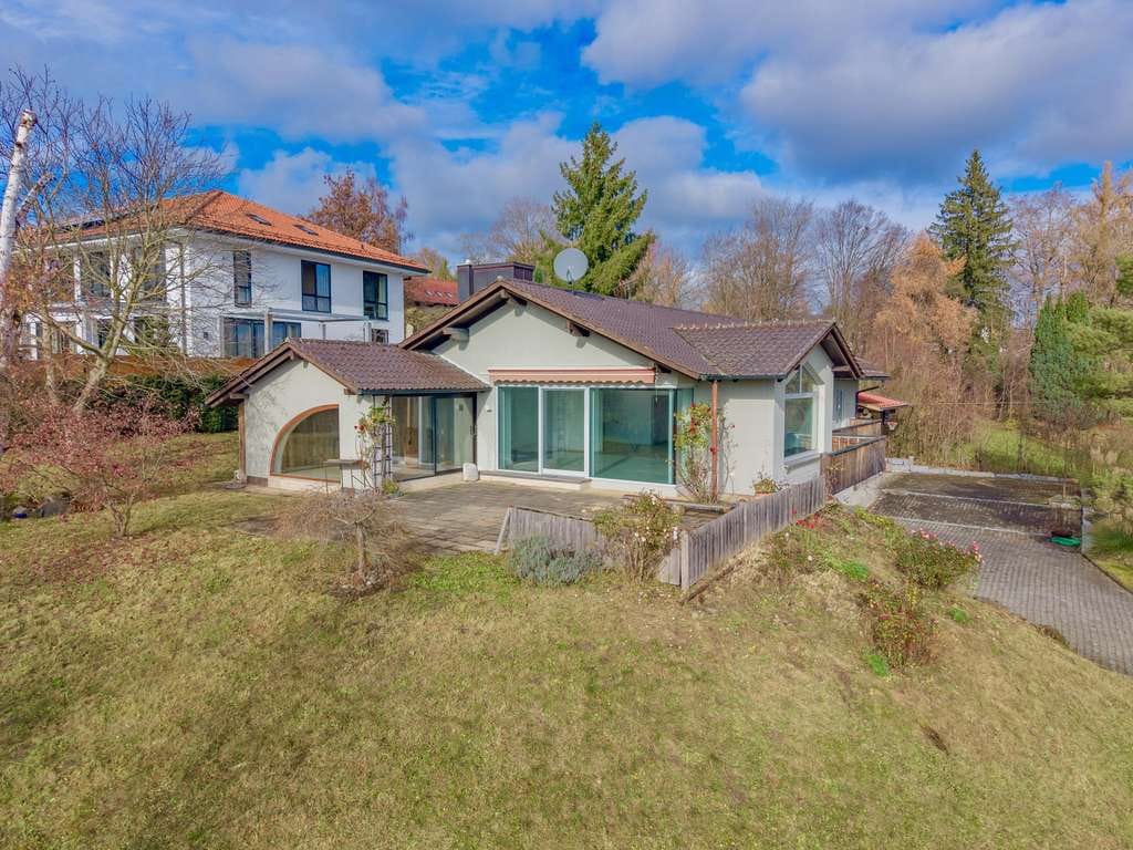 Immobilie in Icking - Einzigartiges Einfamilienhaus mit traumhafter Aussicht!
- Angebotsverfahren - - Bild 2
