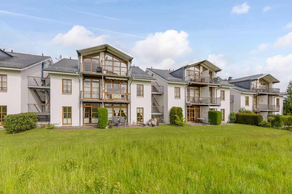 Immobilie in Wittenbeck - „Am Grün“: Jung mit Kamin, 2 Balkonen, Keller & Carport, in TOP Lage zwischen Golfplatz & Ostsee !!! - Bild 4