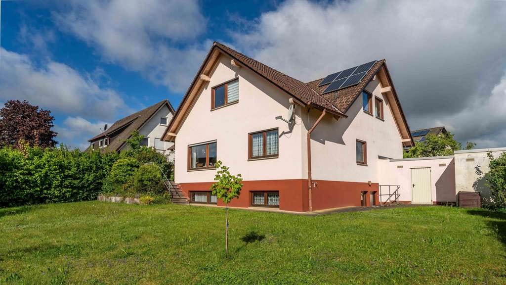 Immobilie in Villingendorf - Großzügiges ZFH mit gepflegtem Garten - Bild 1