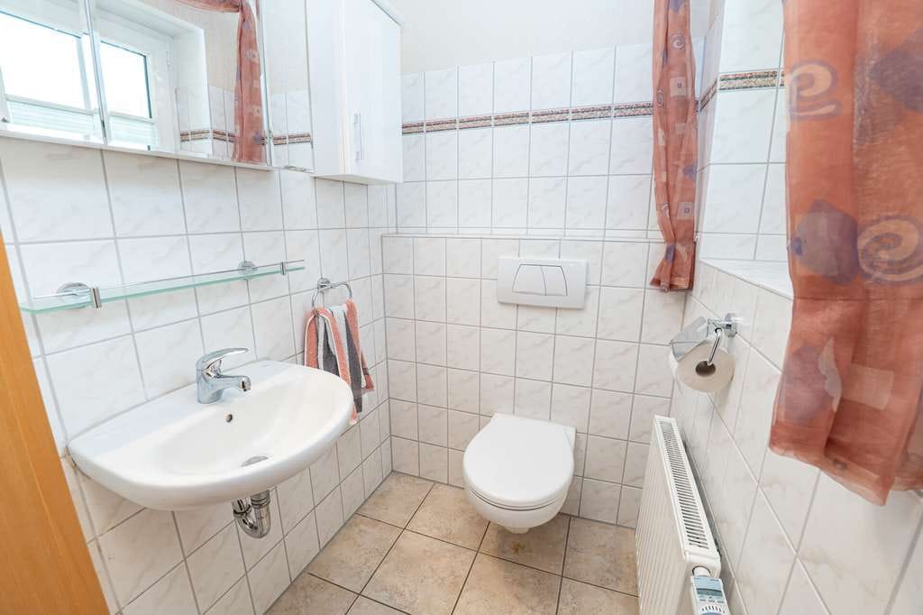 Immobilie in Engelschoff - Großzügiges Einfamilienhaus mit modernem Wohnkomfort, Südterrasse und liebevoll angelegtem Garten - Bild 2