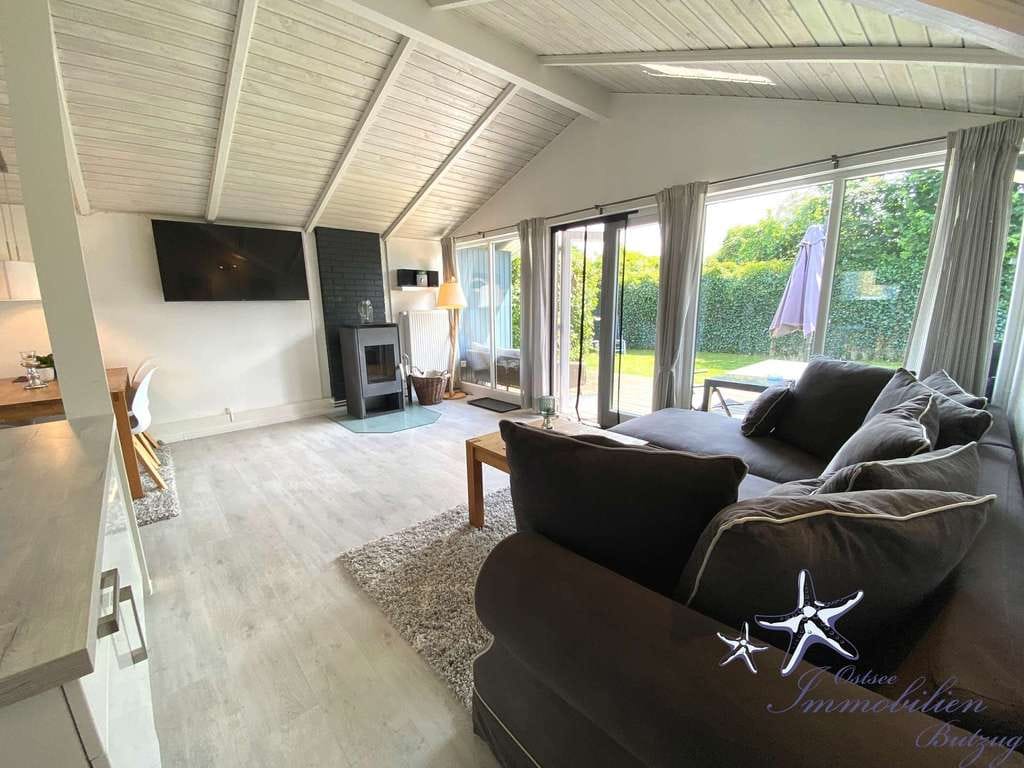 Immobilie in Hohenfelde - Gehobenes Erholungsparadies nur 200 Meter vom Meer entfernt - Saniertes Wochenendhaus in Hohenfelde - Bild 3
