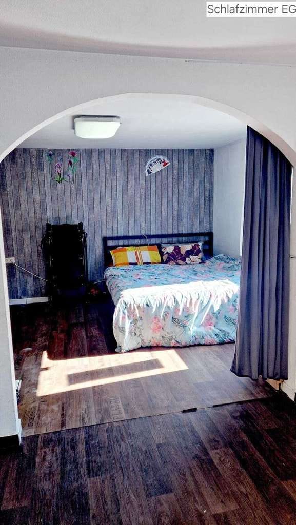 Immobilie in Alpirsbach - Doppelhaushälfte in Alpirsbach mit großem Grundstück und solider Basis und günstigem Preis - Bild 1