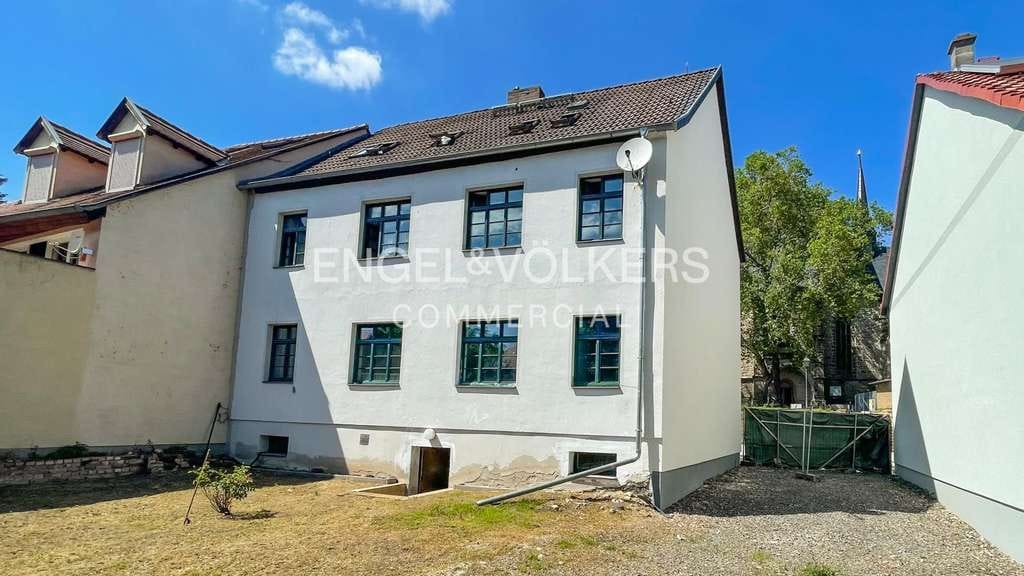 Immobilie in Lutherstadt Eisleben - Denkmalgeschütztes Mehrfamilienhaus im Eislebener Altstadtkern - Bild 2