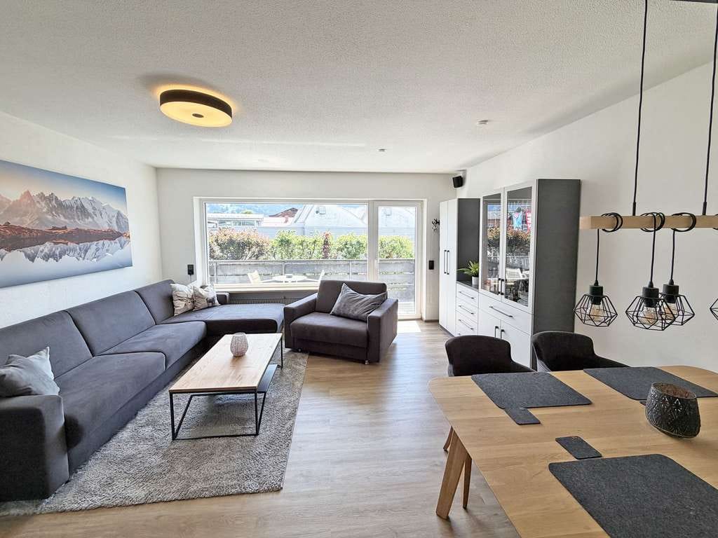 Immobilie in Oberstdorf - Bergblick, Balkon & Tiefgarage – Charmantes Apartment in Oberstdorf - Bild 0