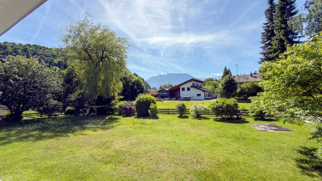 Immobilie in Oberaudorf - Gepflegte 3-Zimmer-Etagenwohnung mit Bergblick, Balkon und Stellplatz - Bild 1