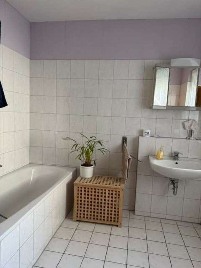 Immobilie in Seelze - Attraktives Reihenmittelhaus mit Ausbaupotenzial in naturnaher Lage von Seelze-Lathwehren - Bild 3