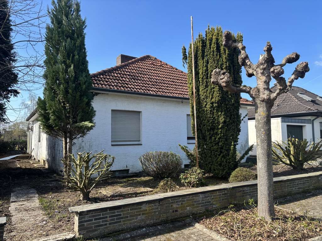 Immobilie in Erkelenz - freistehender, modernisierter Bungalow in ruhiger Lage, Kuckum - Bild 1
