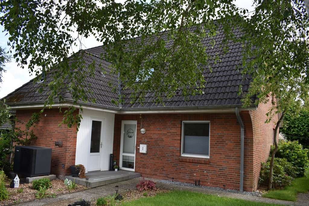 Immobilie in Risum-Lindholm - Gepflegte Doppelhaushälfte in guter Lage – zukunftssicher dank neuer Wärmepumpe - Bild 0