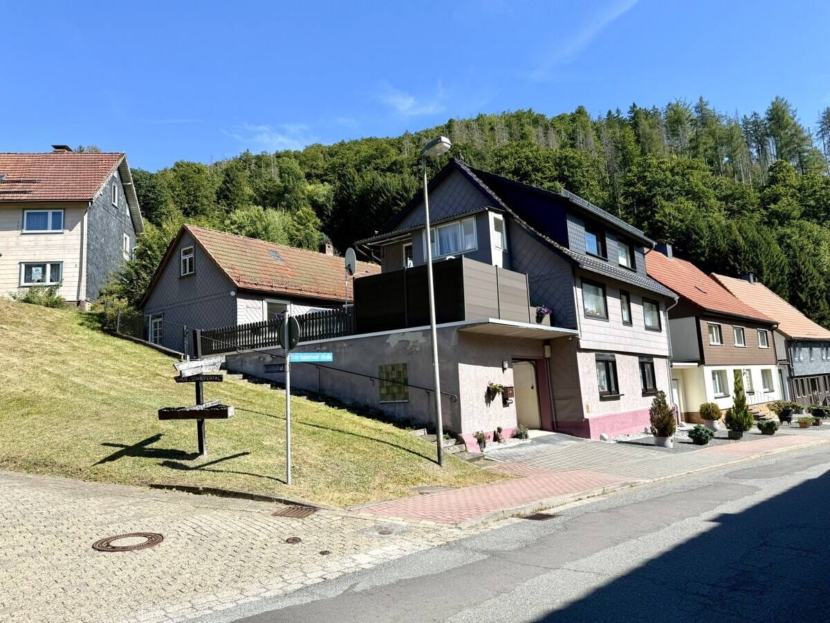 Immobilie in Walkenried - Zweifamilienhaus mit weiterer Ausbaureserve in 37445 Walkenried OT Wieda - Bild 1