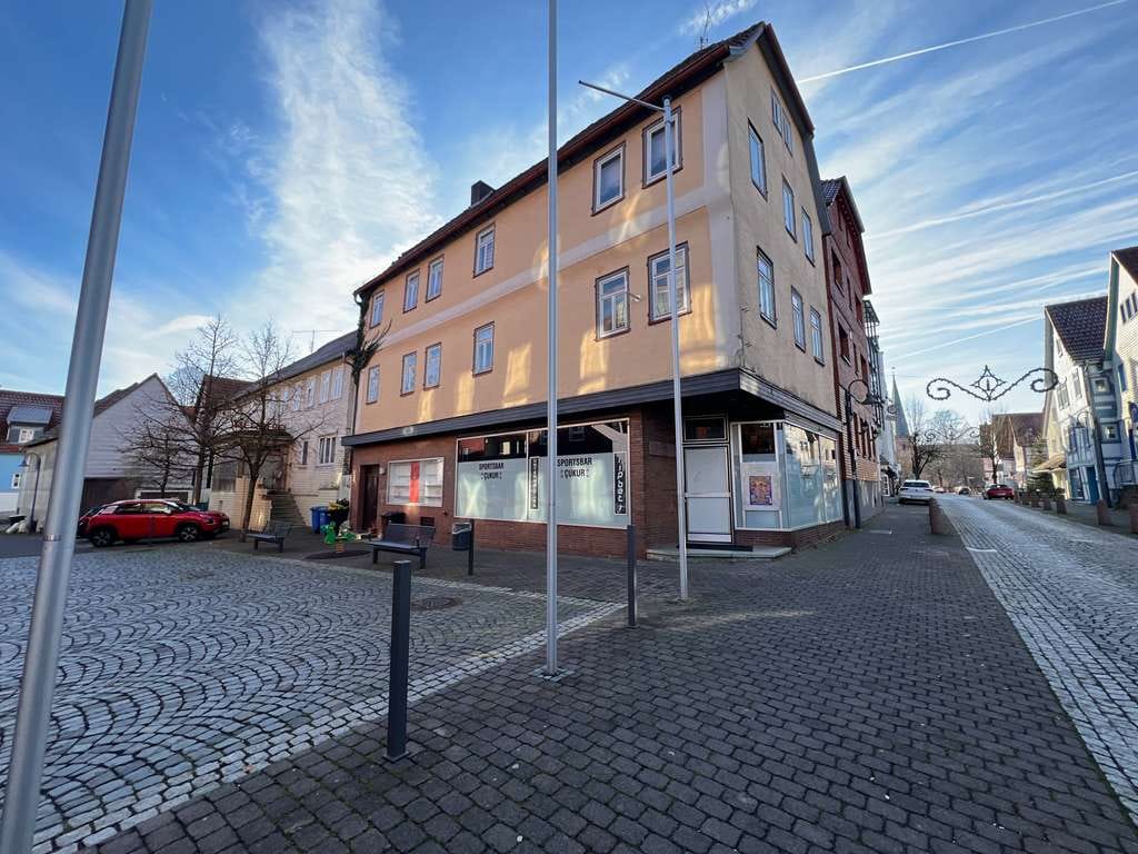 Immobilie in Bad Soden-Salmünster - Wohn-/Geschäftshaus mit Ladenfläche (Friseursalon) in zentraler Lage - Bild 1