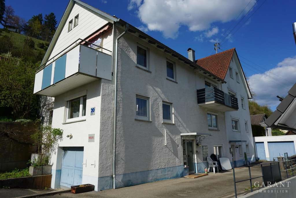 Immobilie in Epfendorf - Zweifamilienhaus mit Garten, toller Aussicht und vielseitigen Nutzungsmöglichkeiten in Epfendorf - Bild 0