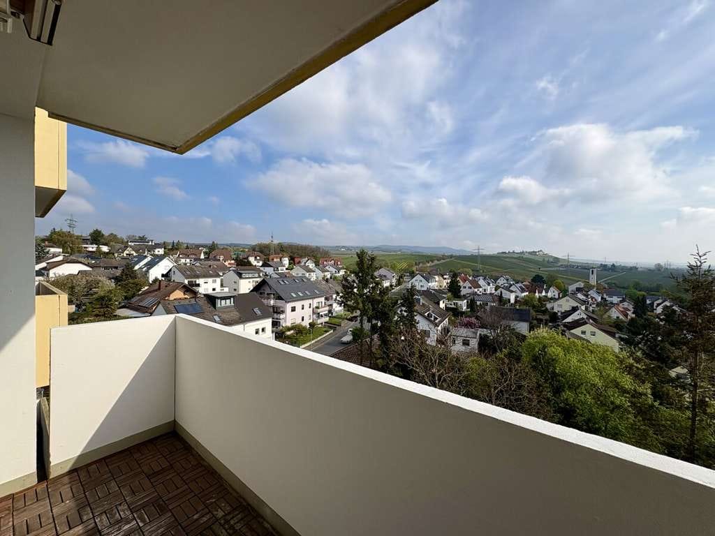 Immobilie in Geisenheim - „Weitblick genießen“ 
Freigestellte 4-Zimmer-ETW
mit Balkon
im wunderschönen Geisenheim - Bild 0