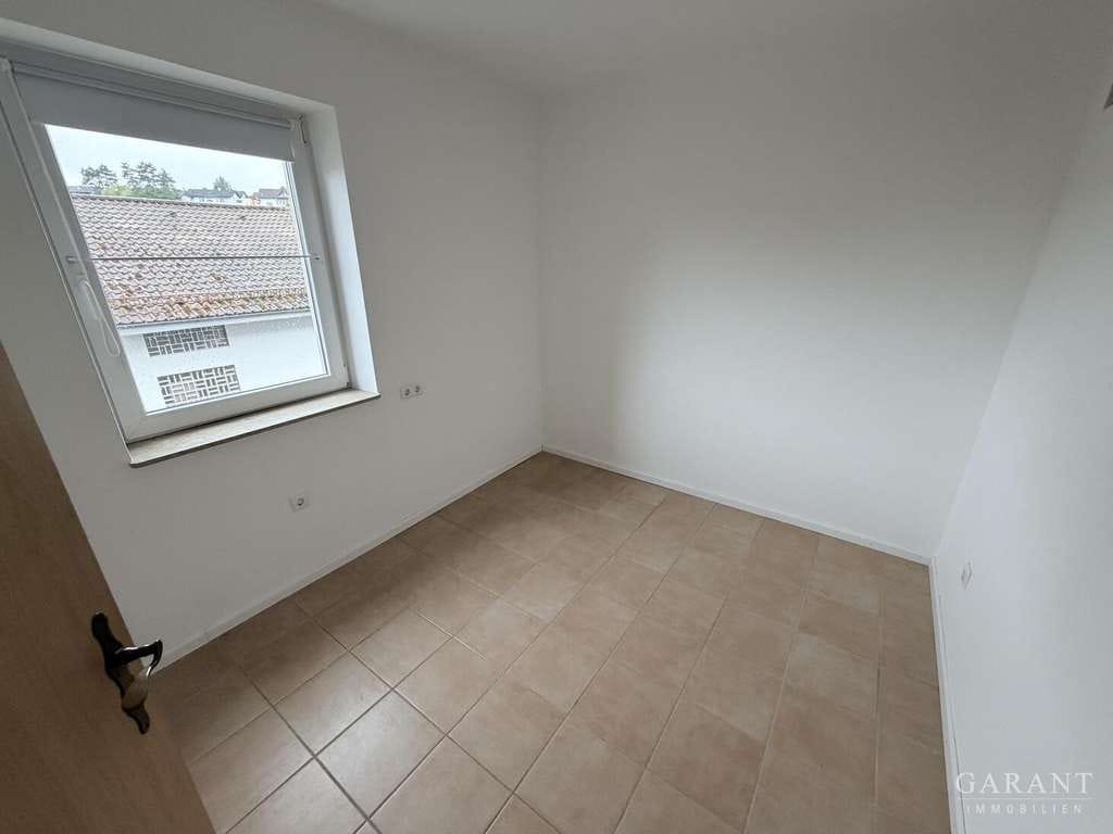 Immobilie in Krautheim - Charmantes Einfamilienhaus mit Scheune und Ausbaupotenzial - Bild 3