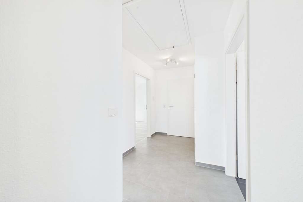 Immobilie in Deckenpfronn - Attraktive Dachgeschosswohnung: 3 Zimmer, großer Balkon, EBK & TG mit Wallbox - Bild 4