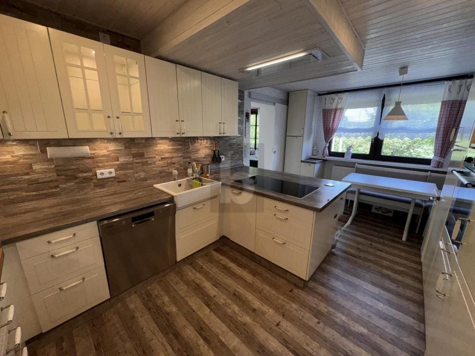Immobilie in Bleialf - EINFAMILIENHAUS MIT ANLIEGERWOHNUNG UND POTENZIAL - Bild 2