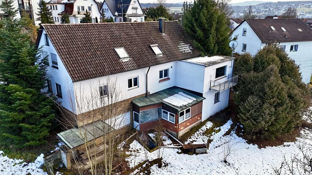 Immobilie in Uhingen - -- Einfamilienhaus mit großem Entwicklungspotenzial -- - Bild 0