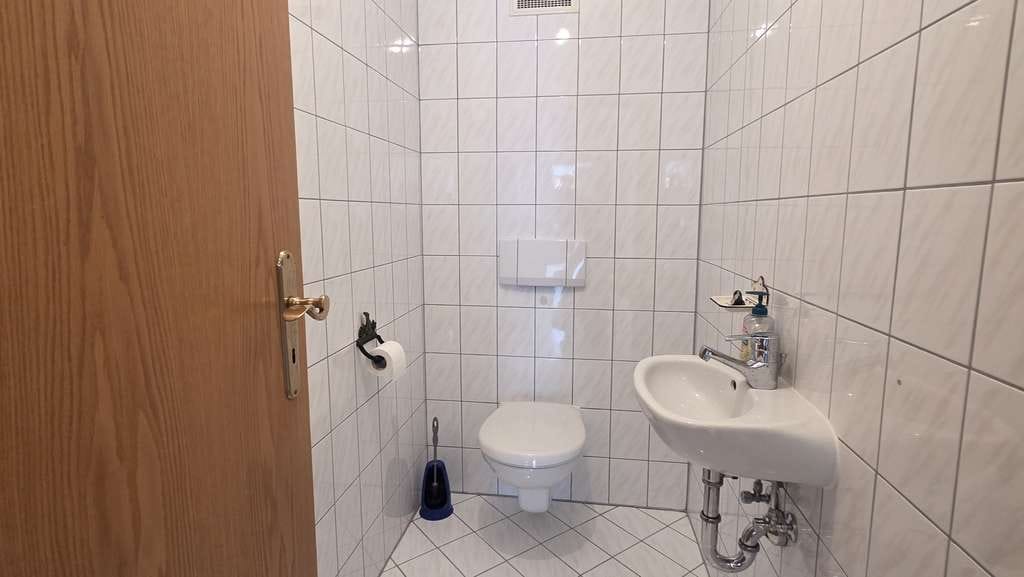 Immobilie in Wang - Eigentum statt Miete – ansprechende DGWohnung (1.OG) in ruhiger Lage im Einzugsgebiet von Moosburg - Bild 4